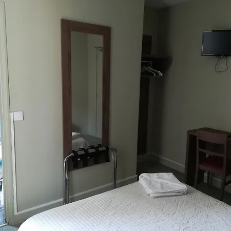 Hotel Du Globe 18 Paris